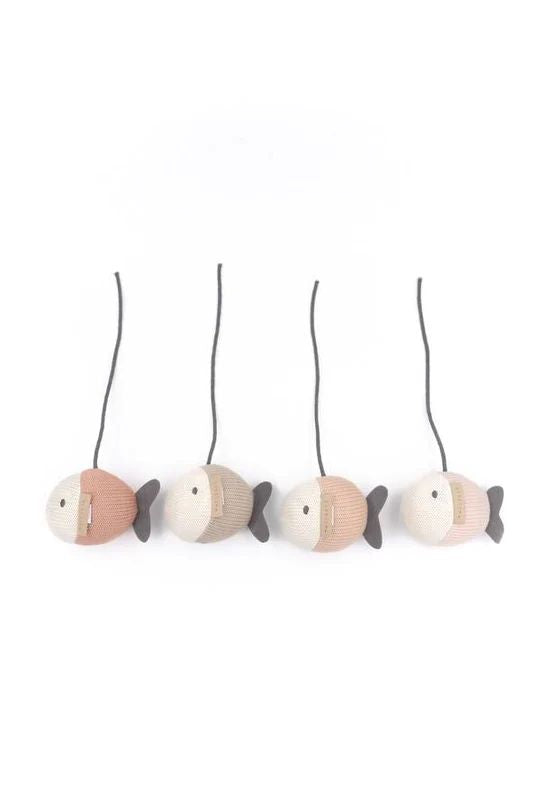 Set van vier roze visjes van Bamboom voor muziekmobiel, gebreid en zacht
