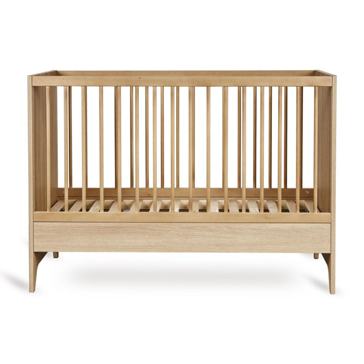 Quax Tsugi babybed 60x120 cm in warme Honey Ash houtkleur met houten poten
