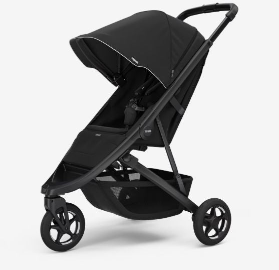 Compacte Thule Spring 2 buggy in Black on Black kleur, klaar voor elk terrein