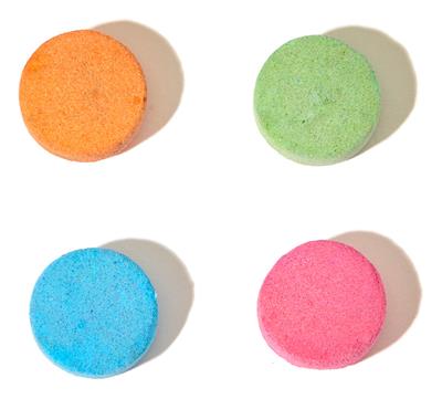 Mini bruisballen voor kinderen die het badwater kleuren