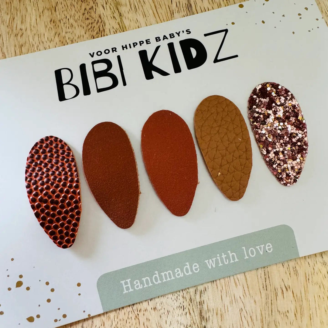 Bibi Kidz haarspeldjes bruin 3 cm – met glitter en imitatieleer op klikklak of alligatorspeldje