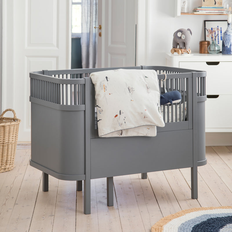 Sebra Meegroeibed Baby & Junior in grey, uitschuifbaar van babywieg tot juniorbed