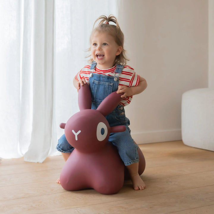 Quut - Hoppi Bunny | Springkonijn Burgundy