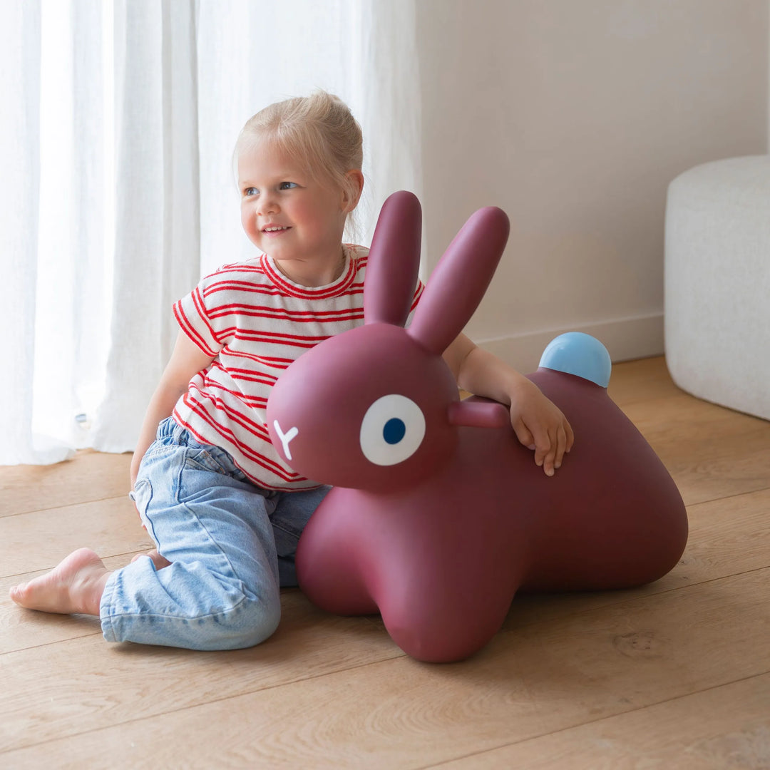 Quut - Hoppi Bunny | Springkonijn Burgundy