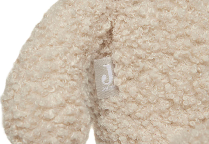 Knuffel Teddy Bear Naturel van Jollein, gemaakt van zachte bouclé stof, met stevig zittende houding