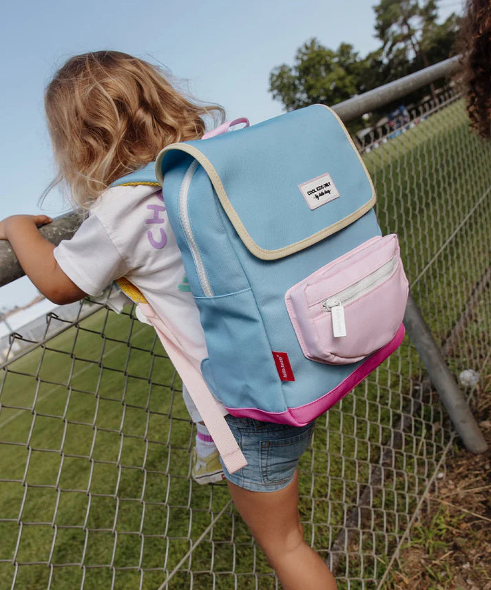 Hello Hossy Mini rugzak Sky Blue met kleurrijke details en verstelbare banden