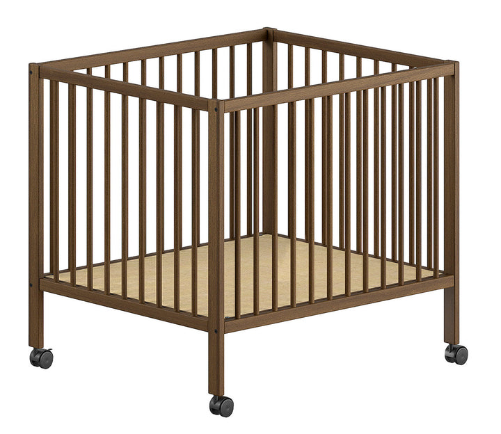 Jaxx Dino babypark 95 x 75 cm in walnoot met verstelbare bodem en wieltjes.