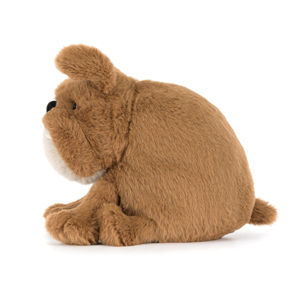 Bruine JellyCat knuffelhond Derreck met frons en havermoutkleurige buik