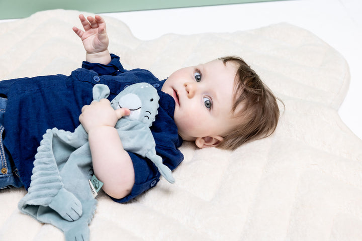 Trixie knuffeldoek Mr. Shark van biologisch katoen en gerecycled polyester