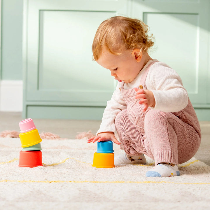 Set van 7 ronde silicone stapelbekers Tickit in regenboogkleuren