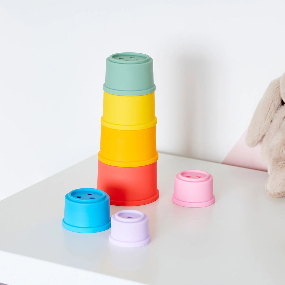 Set van 7 ronde silicone stapelbekers Tickit in regenboogkleuren