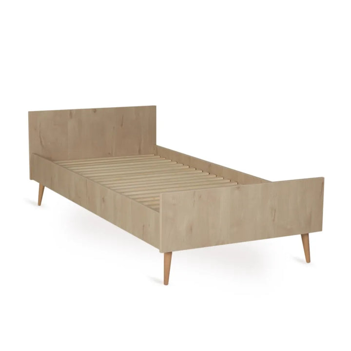 "Cocoon Junior Bed in Natural Oak 90 x 200 cm met lattenbodem voor comfort en duurzaamheid"