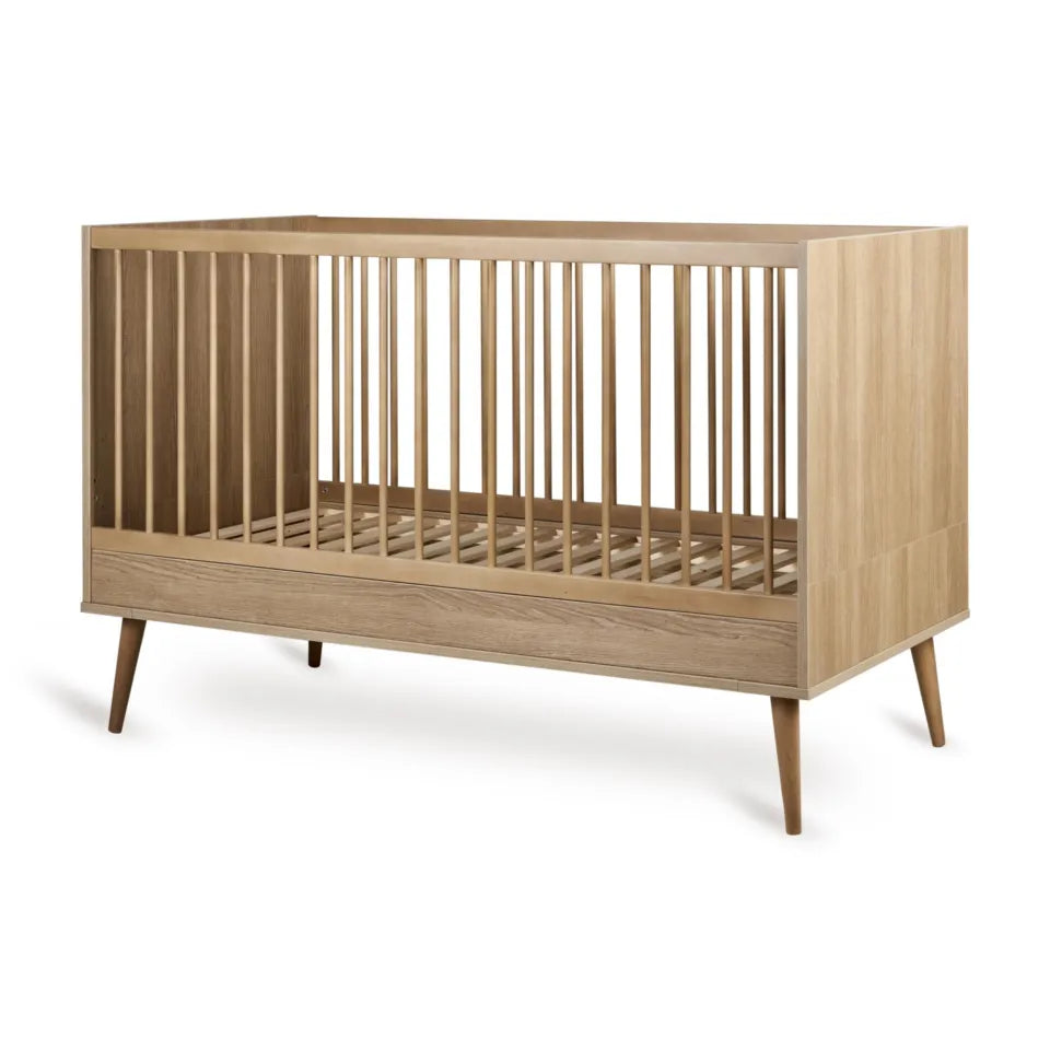 Quax Flow Bed 70 x 140 cm in Honey Ash, verstelbare bodem, converteerbaar tot bedbank, met massief beuken voetjes, veilig en stijlvol