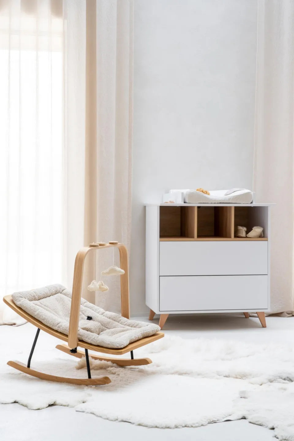 "Quax Opzetstuk Commode Loft White, perfect voor het creëren van een comfortabele luiertafel met extra ruimte"