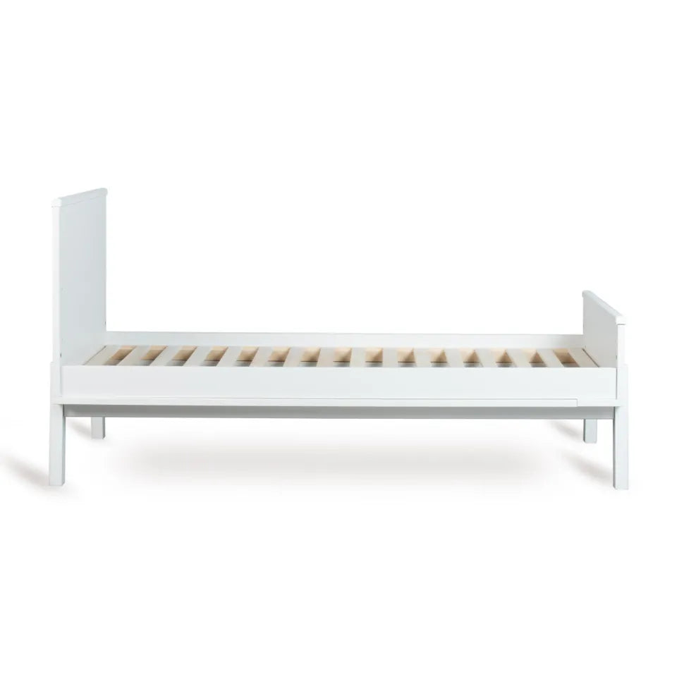 Quax Ashi Bed 70x140 cm in Cream, verstelbare bodem en omvormbaar tot junior bed, ideaal voor groei en zelfstandigheid