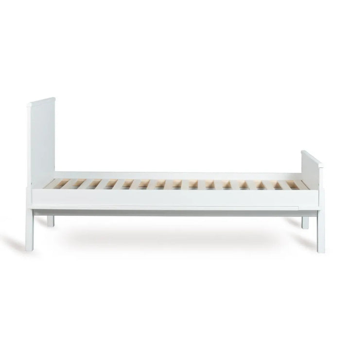 Quax Ashi Bed 70x140 cm in Cream, verstelbare bodem en omvormbaar tot junior bed, ideaal voor groei en zelfstandigheid