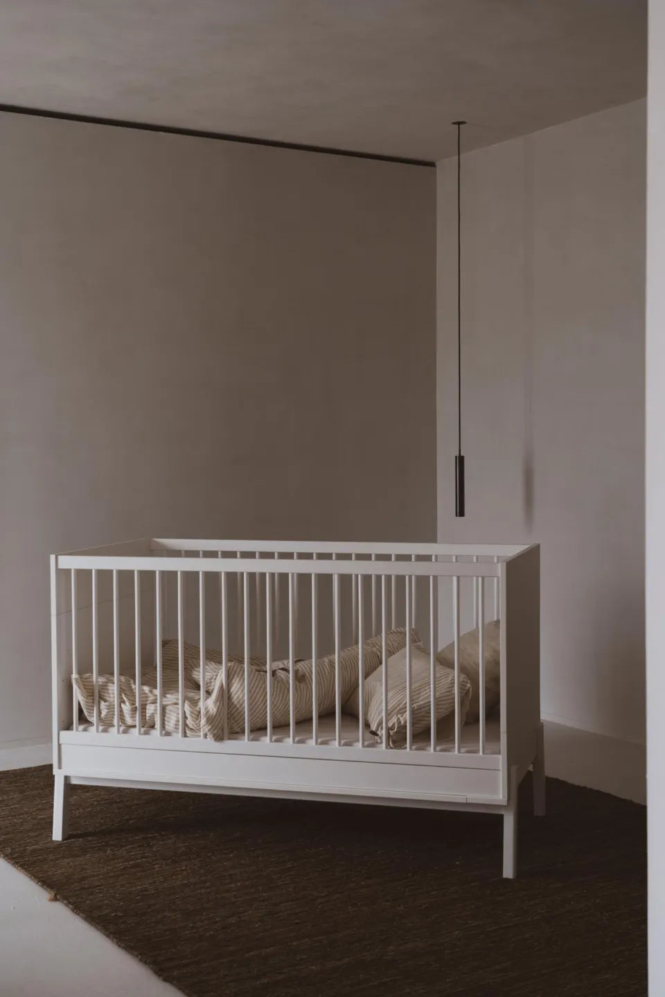 Quax Ashi Bed 70x140 cm in Cream, verstelbare bodem en omvormbaar tot junior bed, ideaal voor groei en zelfstandigheid