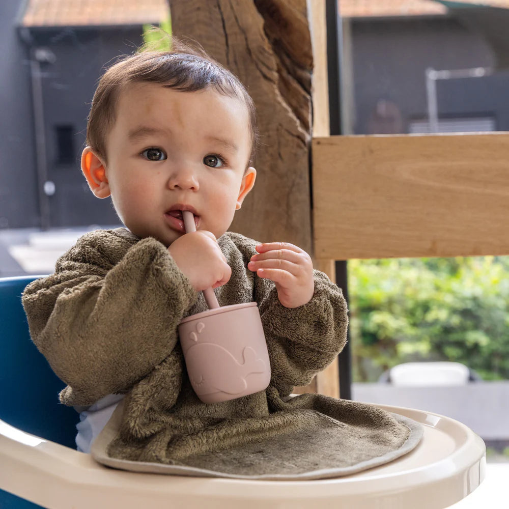 Timboo mouwslab in Jungle Green voor kinderen, biedt bescherming tijdens eten en knutselen