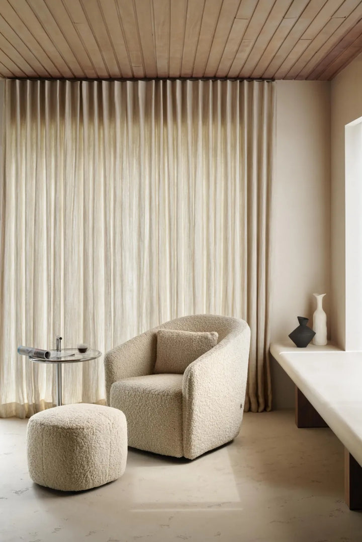 Quax Stoel Swivel Gliding Gomi Sheep, draai- en glijdende nursing chair met zacht kussen.