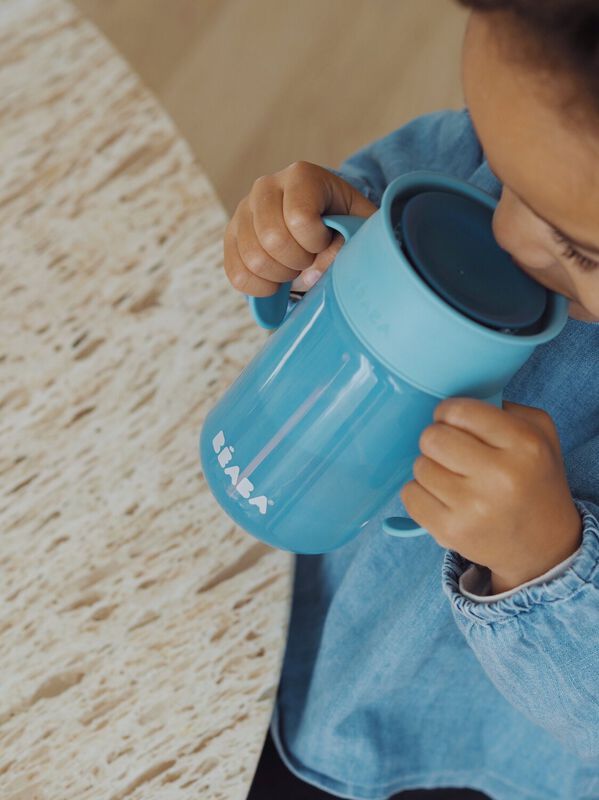 Blauwe Béaba 360° leerbeker met handgrepen en afsluitdeksel, 340 ml