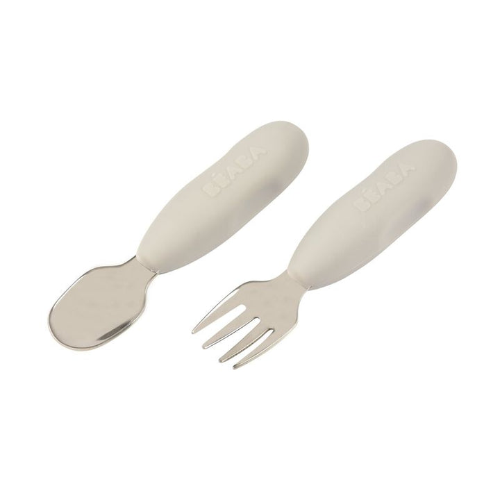 Béaba vork en lepel set voor baby’s in Velvet Grey met ergonomisch handvat.