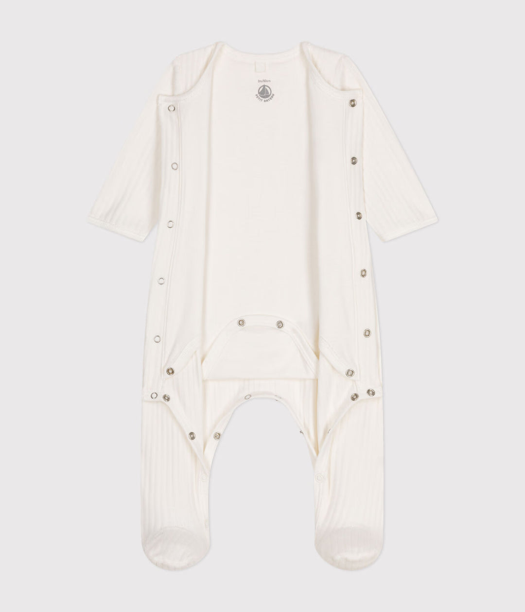 Zachte Petit Bateau babybody met hartje in marshmallowkleur