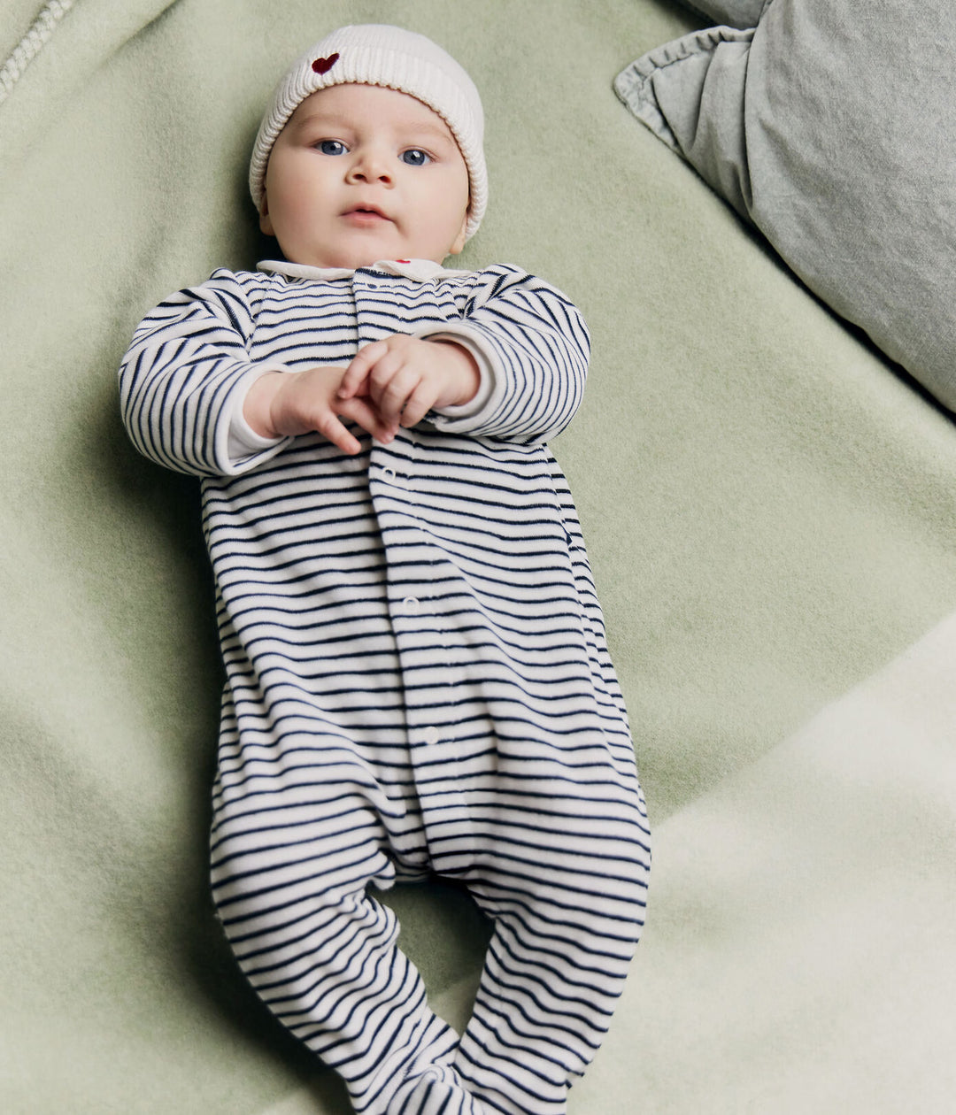 Petit Bateau pyjama met kraagje en hartstreepjes in Marshmallow/Smoking