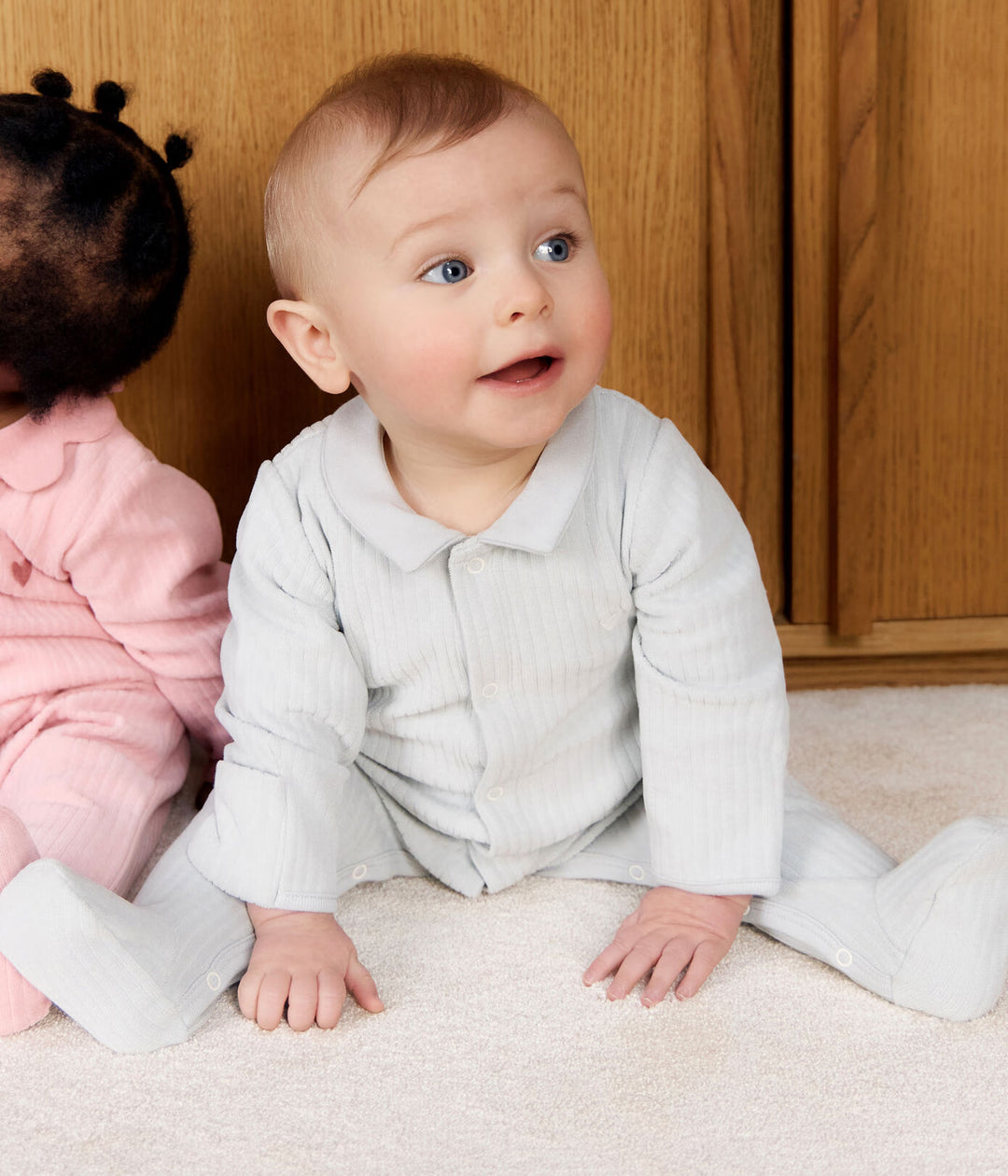 Petit Bateau pyjama blauw met wit hartje en kraagje