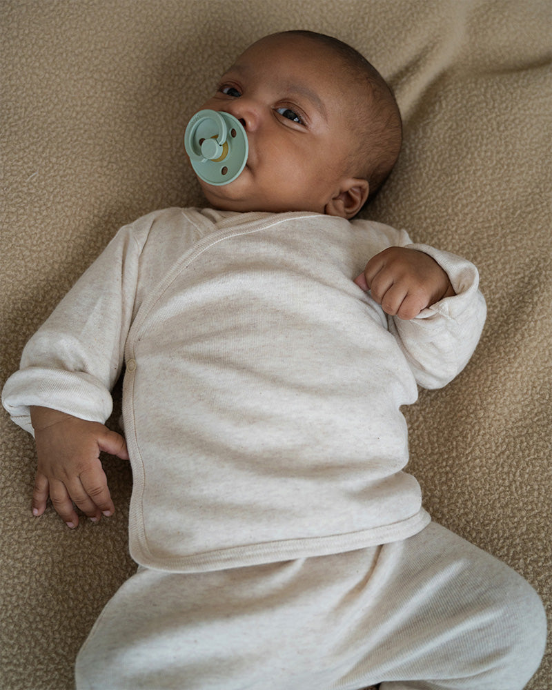 Lodger Topper babyshirt Melange in Birch – biologisch overslagshirt