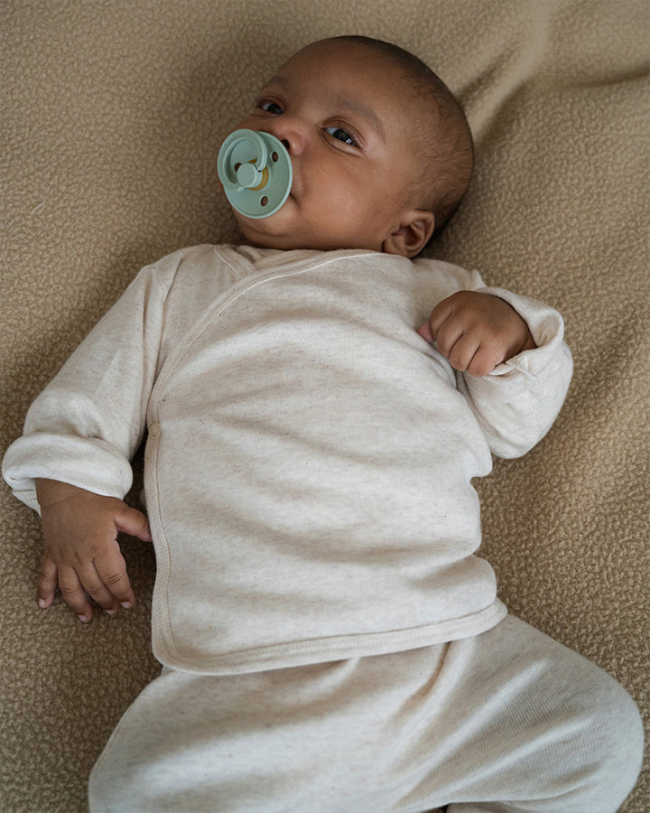Lodger Topper babyshirt Melange in Birch – biologisch overslagshirt