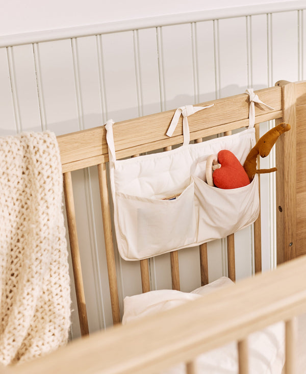 Dear April Organizer Bed in Pure Nature, gewatteerde organizer voor het opbergen van knuffels en boeken.