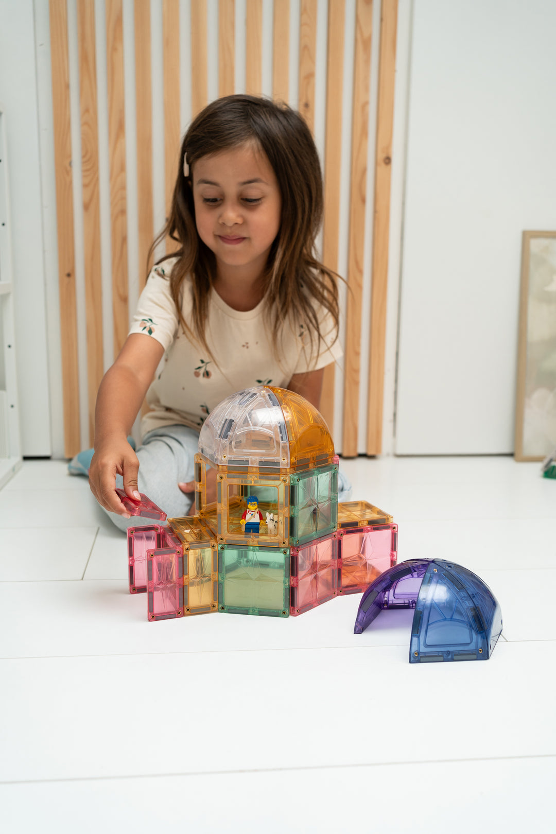 Cleverclixx magnetische tegels Small Curved Pastel, 34-delige bouwset in pastelkleuren met gebogen stukken voor kinderen