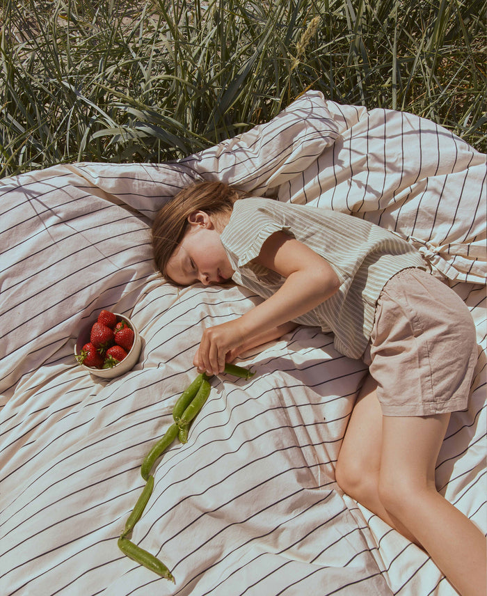 Dear April Donsovertrek 100 x 140 cm in Sail Stripes, gemaakt van 100% biologisch katoen.