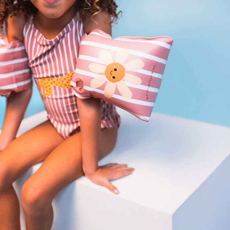 Swim Essentials zwembandjes Daisy Flowers Lilac voor kindjes van 2-6 jaar, veilig en stijlvol