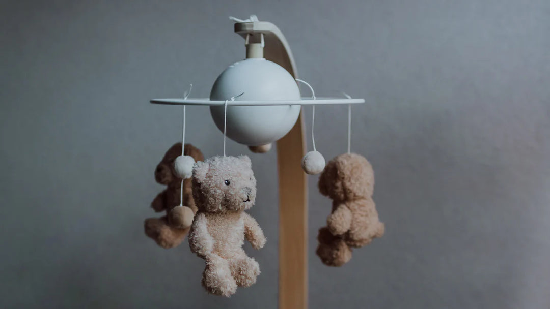 Flow Amsterdam - Houten Muziekmobiel Lou | Pluchen Beertjes