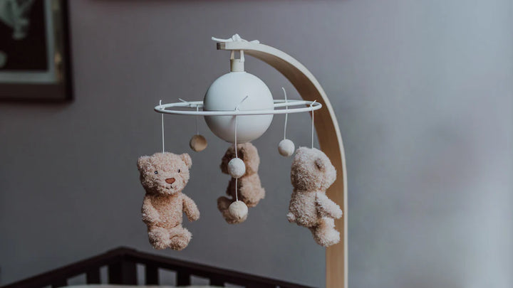 Flow Amsterdam - Houten Muziekmobiel Lou | Pluchen Beertjes