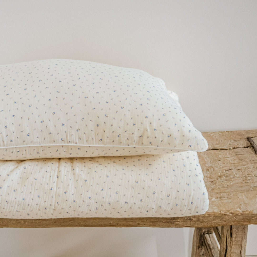 Coco & Pine donsovertrek Ellis 100x135 cm in ecru met paarse bloemenprint