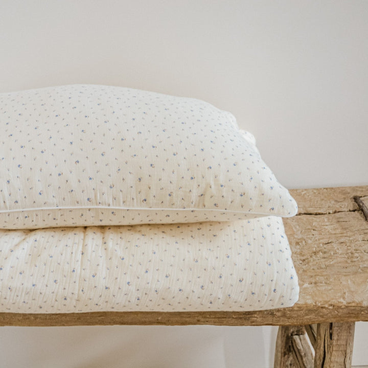 Coco & Pine donsovertrek Ellis 100x135 cm in ecru met paarse bloemenprint