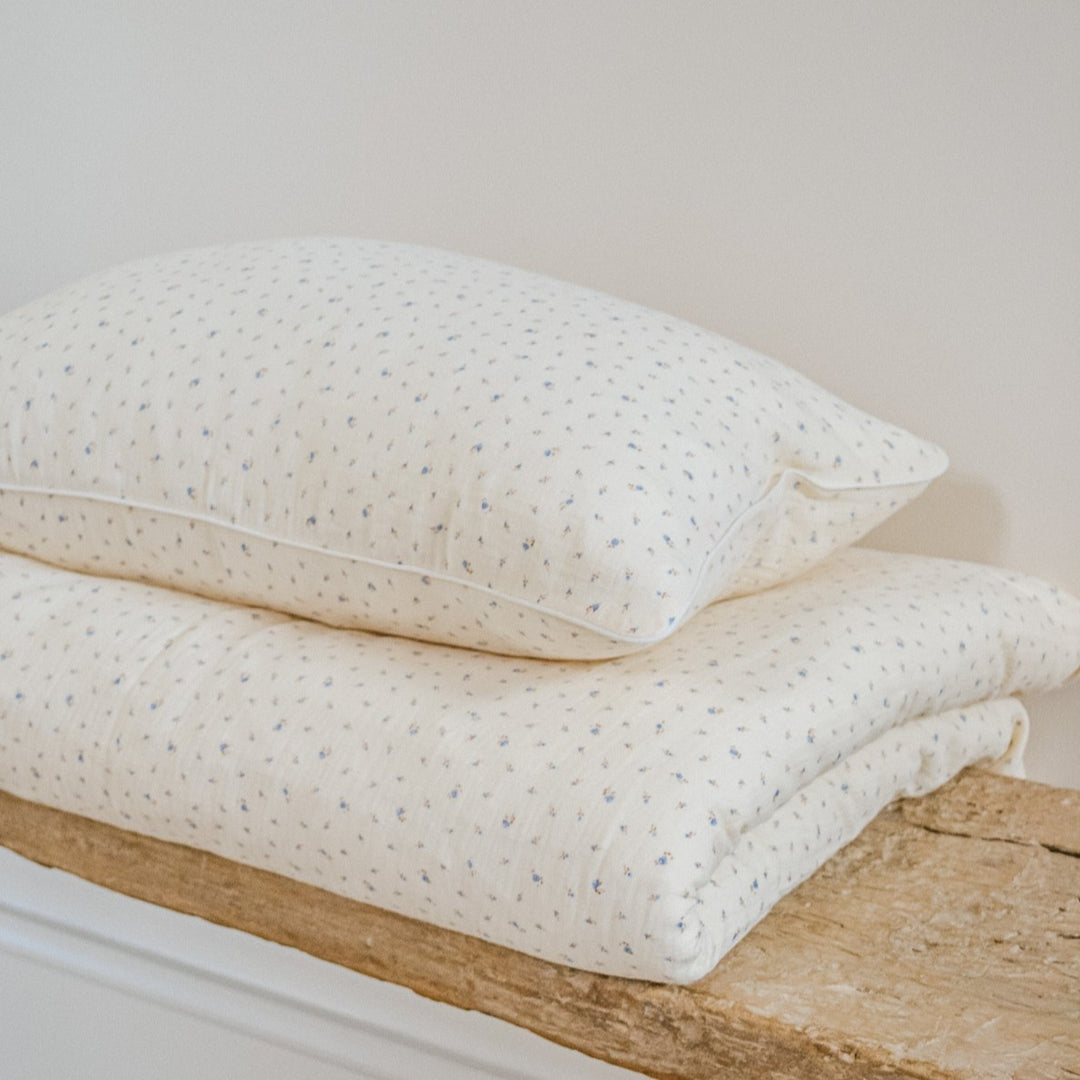 Coco & Pine donsovertrek Ellis 100x135 cm in ecru met paarse bloemenprint