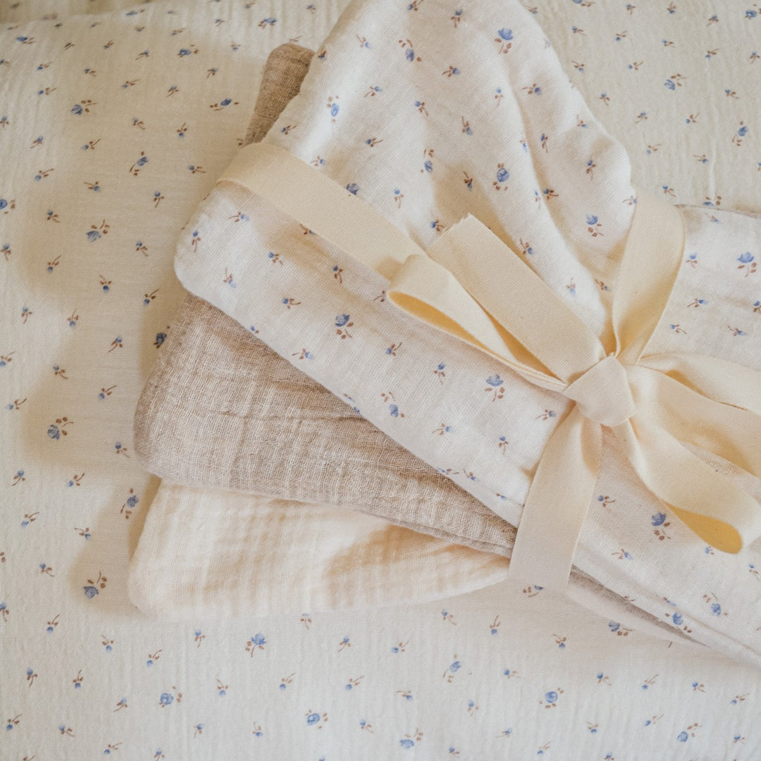 Set van 3 Coco & Pine washandjes Ellis, katoen in ecru met paarse bloemenprint