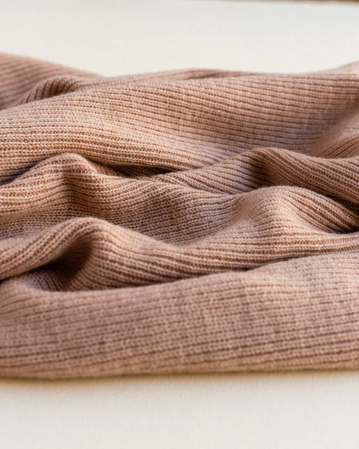 Hvid deken Felix van merinowol in Rose, 70x95 cm