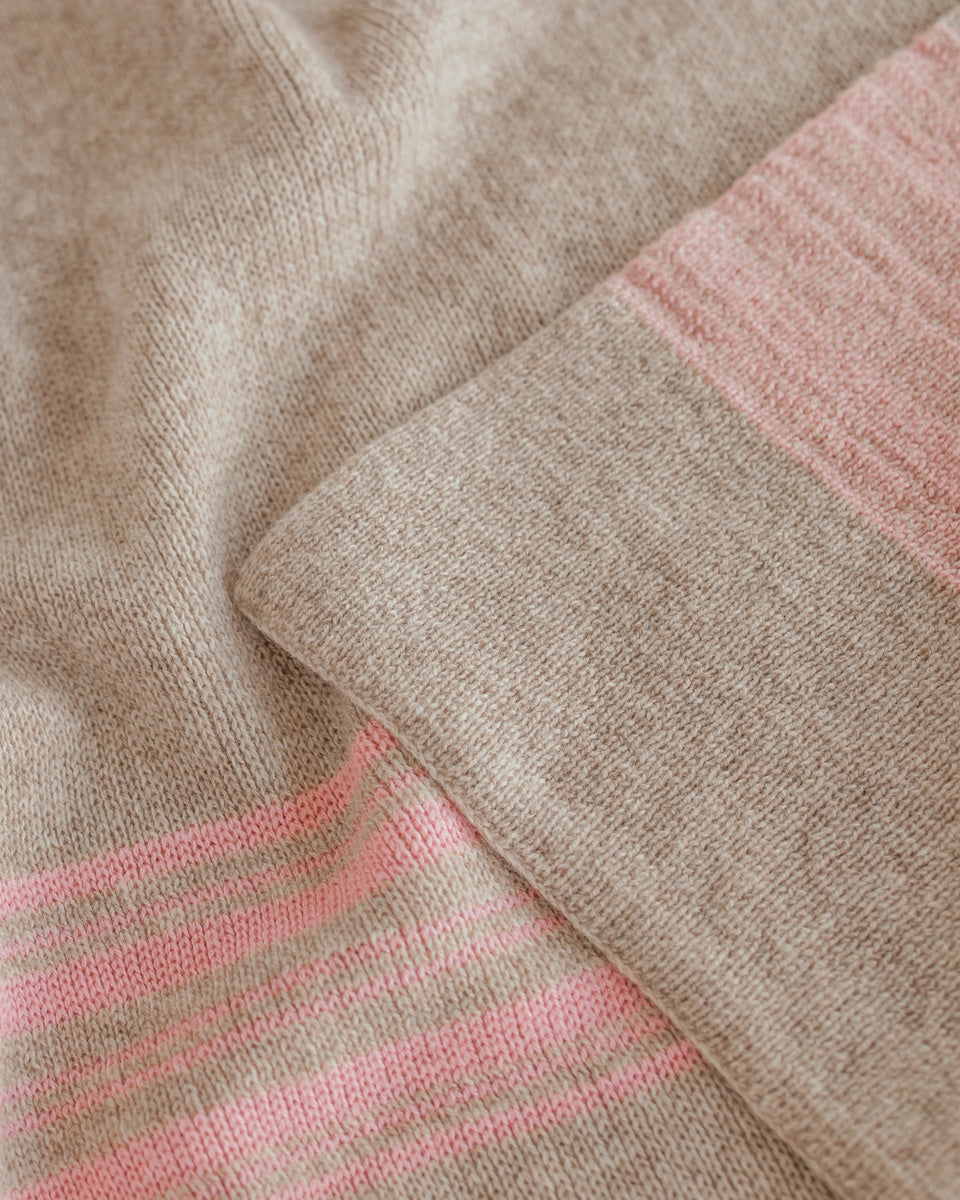 Hvid Gilbert deken in Sand/Bubblegum met strepen, 70 x 95 cm