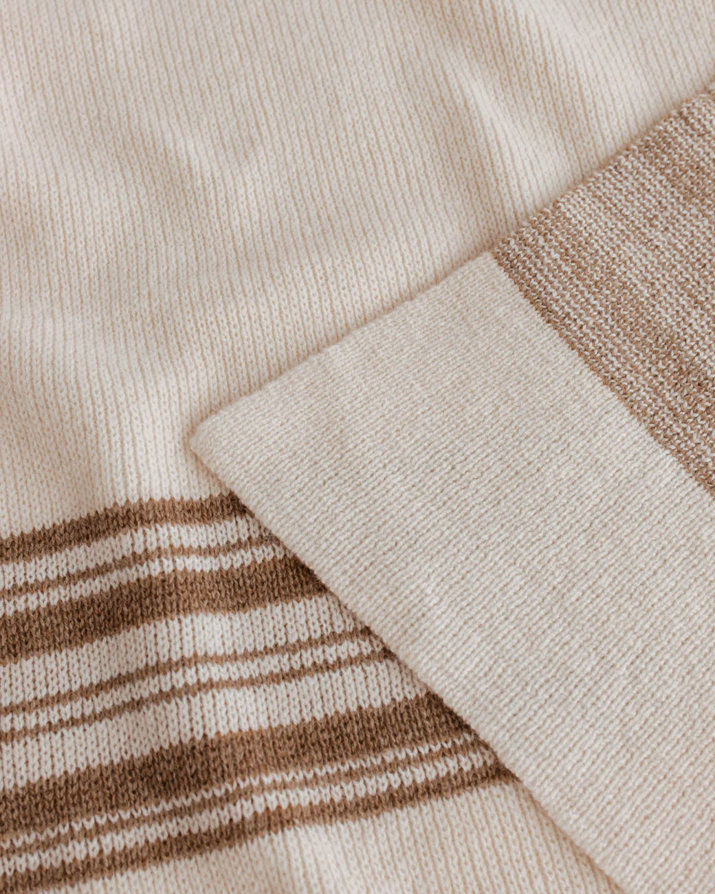Warm gebreid Hvid deken Gilbert in Offwhite/Walnut, 70x95 cm