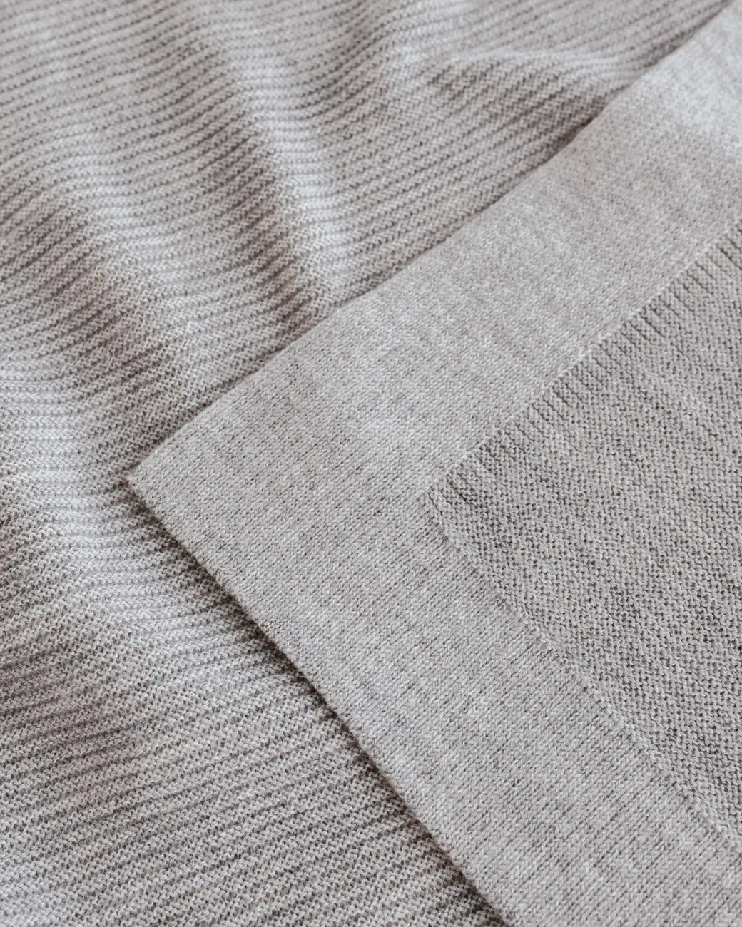 Hvid deken Gust van merinowol in Grey Melange, 70x95 cm