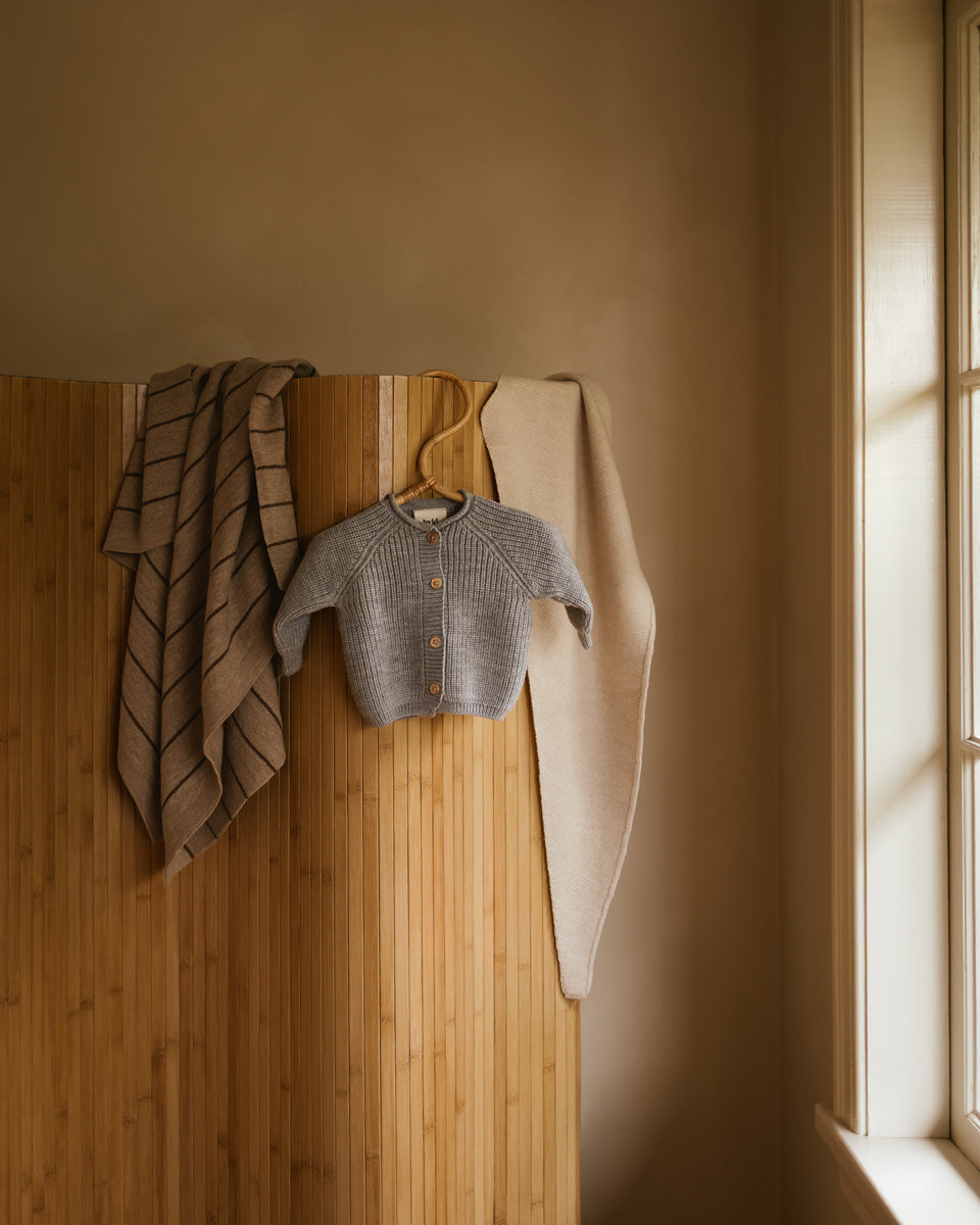 Harry deken van Hvid in Sand/Mocha, jersey breiwerk, 70 x 100 cm