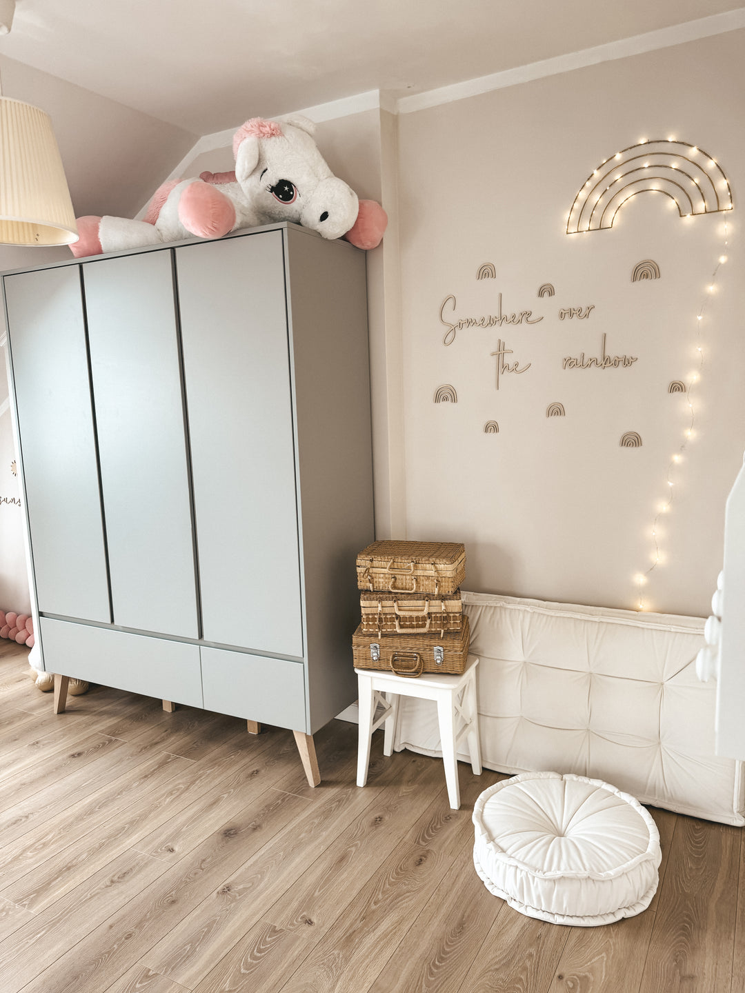 Pinio - Kast 3 Deuren Swing | Grey
