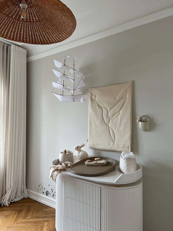 Opzetstuk voor Commode Kai in white oak met naadloze bevestiging