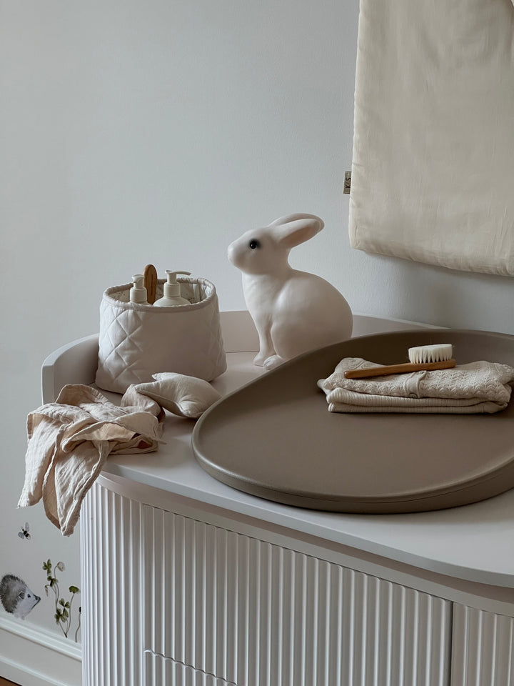 Opzetstuk voor Commode Kai in white oak met naadloze bevestiging