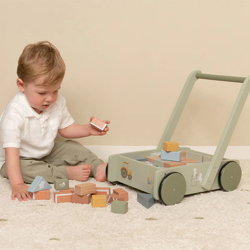 Little Dutch blokkenwagen met kleurrijke houten blokken uit de Little Farm collectie.