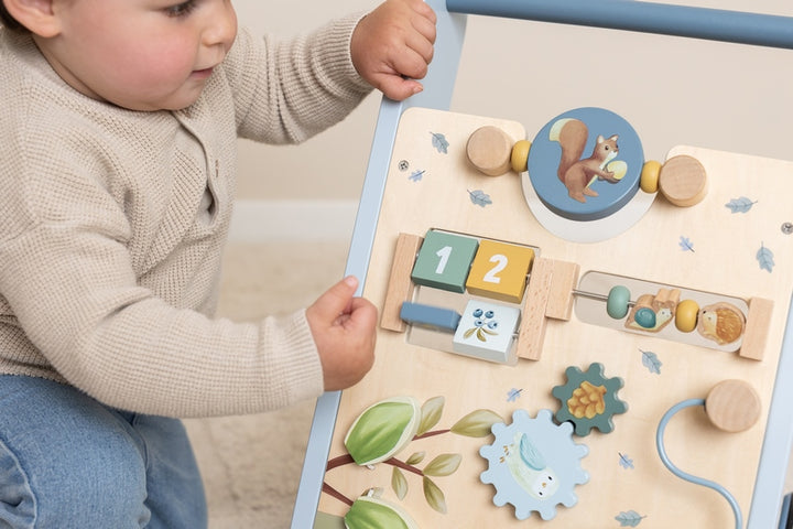 Houten loopwagen Forest Friends met activiteiten van Little Dutch